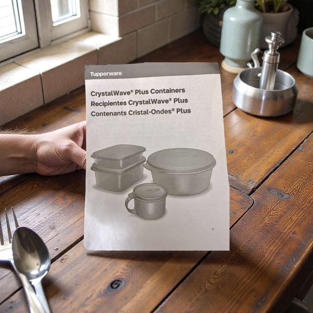 New-Tupperware CrystalWave Plus Food Storage Container - Picture 4 of 4